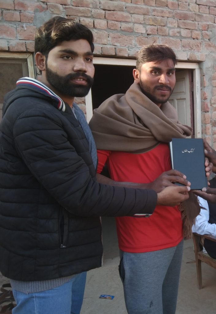 urdu bible distribution (18)