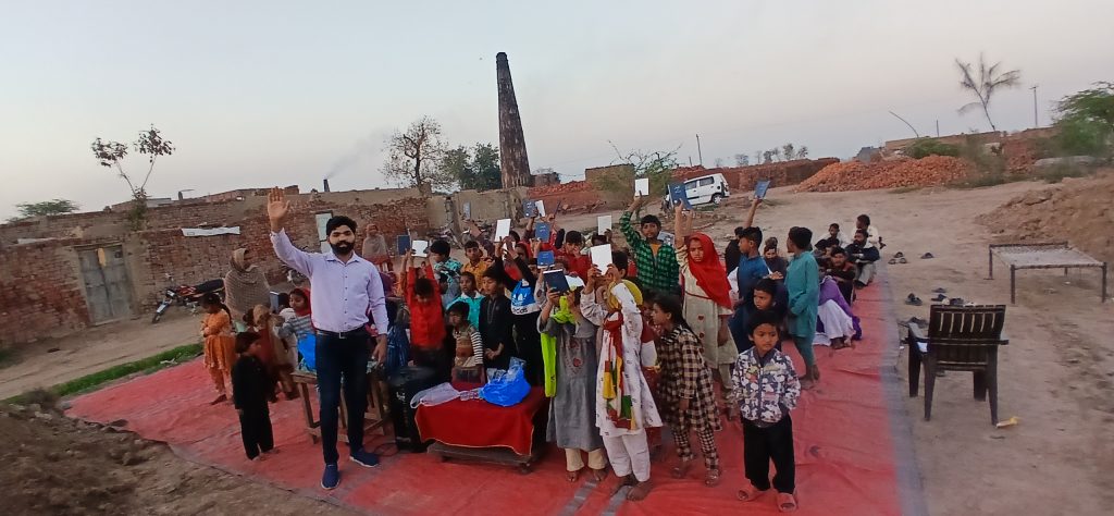 urdu bible distribution (2)