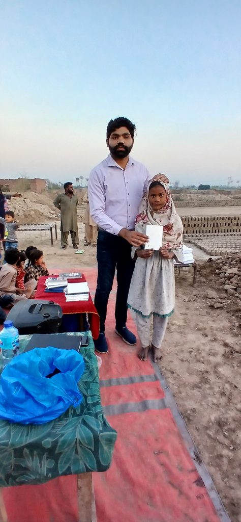 urdu bible distribution (5)